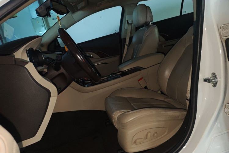 Used Buick LaCrosse 2013 2.4L SIDI Luxury Comfort Edition Left Front Seat