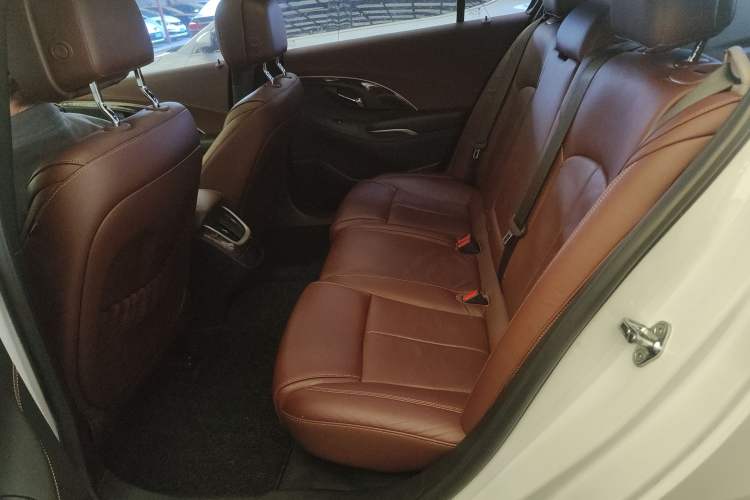 Used Buick LaCrosse 2013 2.4L SIDI Elite Comfort Version Left Rear Seat