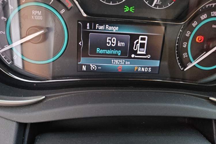Used Buick LaCrosse 2013 2.0T SIDI Elite Tech Version Odometer Close Up