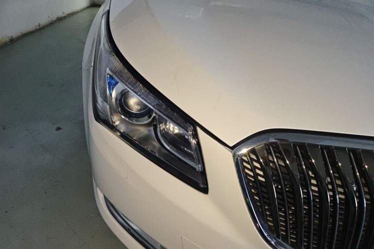 Used Buick LaCrosse 2013 2.4L SIDI Luxury Comfort Edition Right Front Headlight