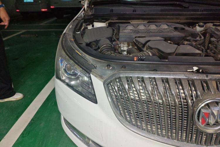 Used Buick LaCrosse 2013 2.4L SIDI Elite Comfort Version Right Front Headlight