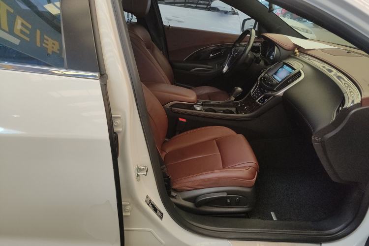 Used Buick LaCrosse 2013 2.4L SIDI Elite Comfort Version Right Front Seat