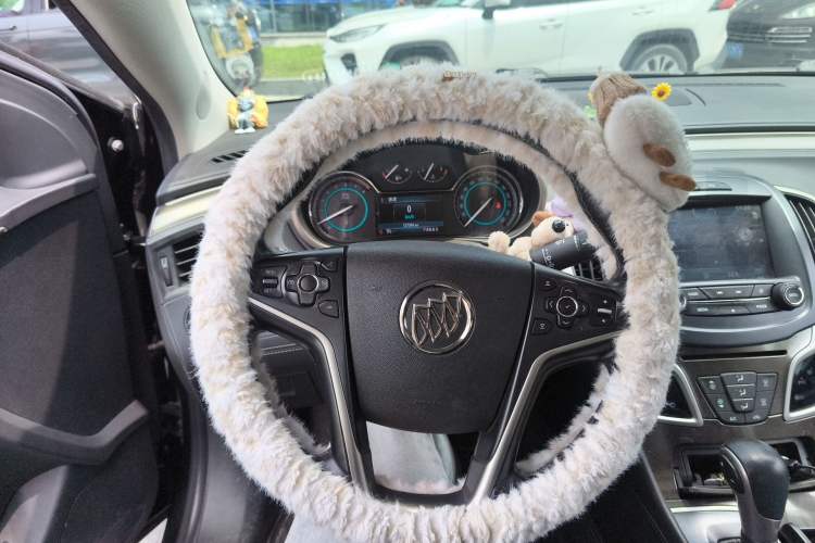 Used Buick LaCrosse 2013 2.0T SIDI Elite Tech Version Steering Wheel