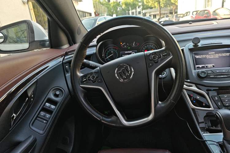 Used Buick LaCrosse 2013 2.0T SIDI Elite Tech Version Steering Wheel