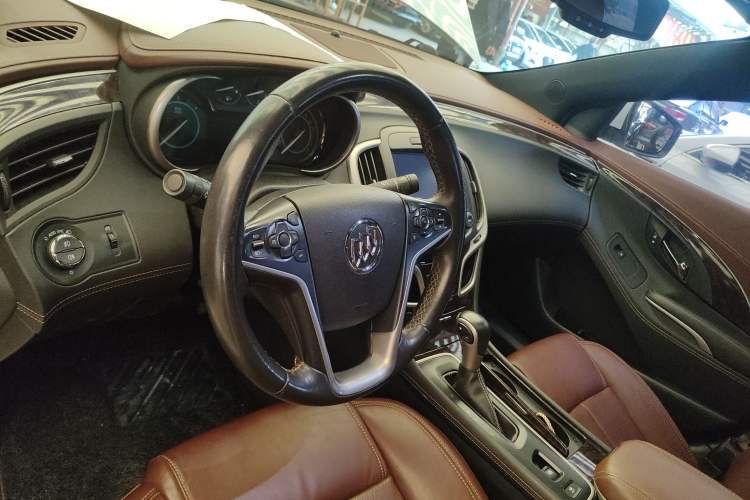 Used Buick LaCrosse 2013 2.4L SIDI Elite Comfort Version Steering Wheel