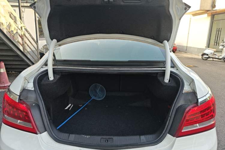 Used Buick LaCrosse 2013 2.0T SIDI Elite Tech Version Trunk