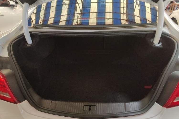 Used Buick LaCrosse 2013 2.4L SIDI Elite Comfort Version Trunk