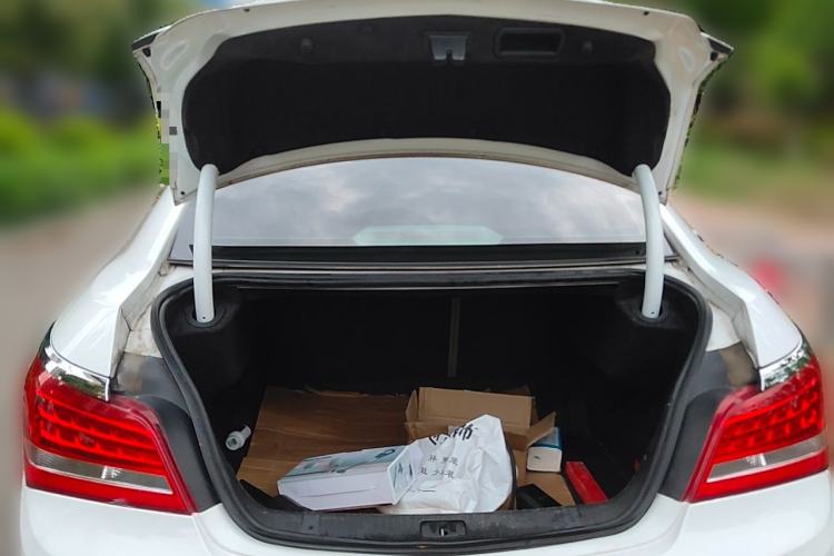 Used Buick LaCrosse 2013 2.4L SIDI Leading Comfort Version Trunk