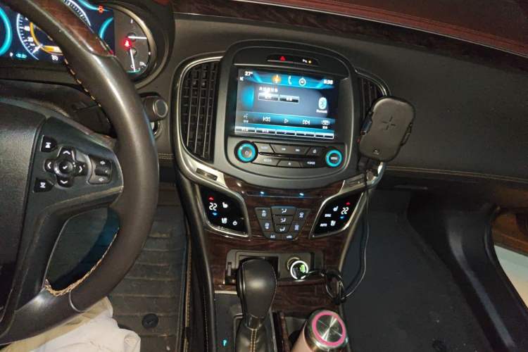 Used Buick LaCrosse 2013 2.4L SIDI Luxury Comfort Edition Audio And AC Panel