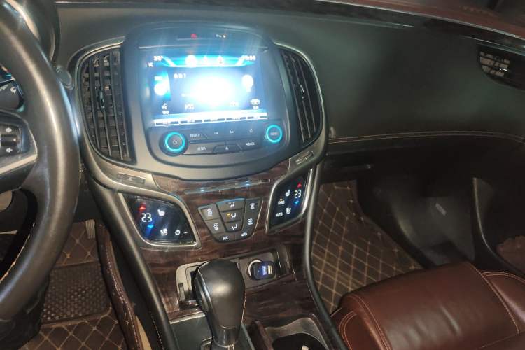 Used Buick LaCrosse 2013 2.4L SIDI Luxury Comfort Edition Audio And AC Panel