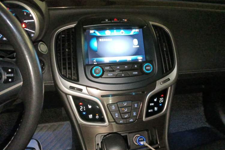 Used Buick LaCrosse 2013 3.0L SIDI V6 Smart Luxury Flagship Model Audio And AC Panel