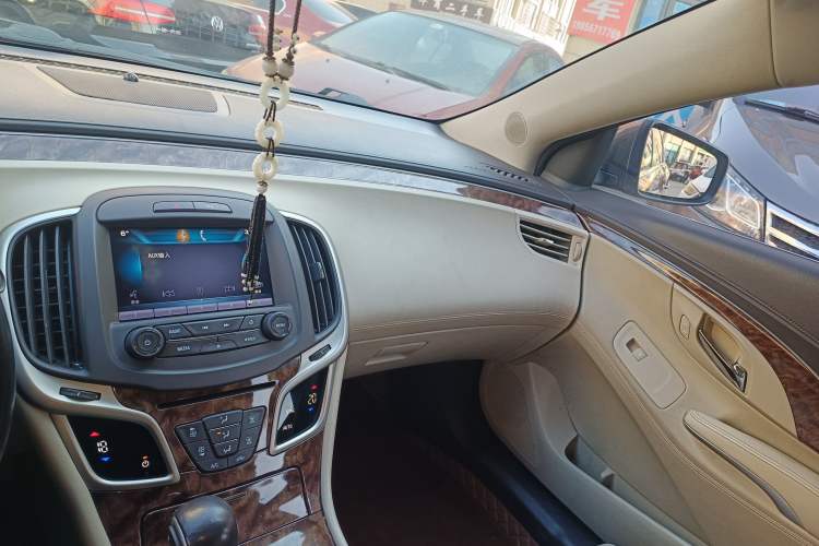 Used Buick LaCrosse 2013 2.4L SIDI Leading Comfort Version Audio And AC Panel