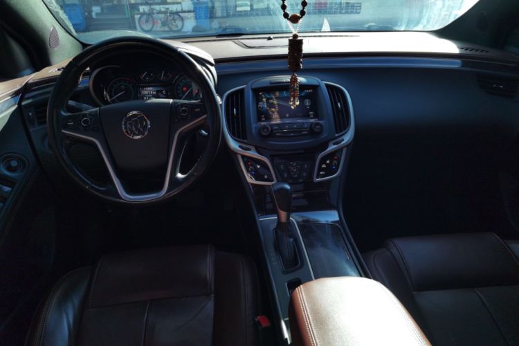 Used Buick LaCrosse 2013 2.4L SIDI Elite Comfort Version Center Console