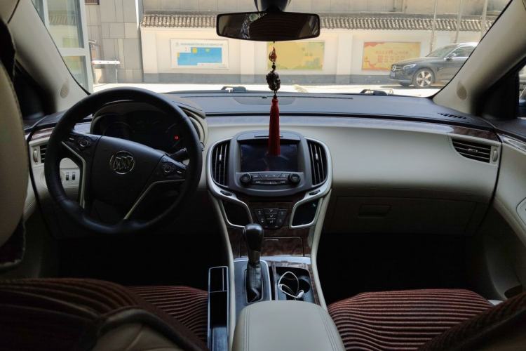 Used Buick LaCrosse 2013 2.4L SIDI Leading Comfort Version Center Console