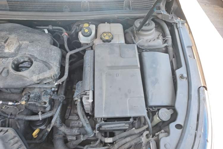 Used Buick LaCrosse 2013 2.4L SIDI Leading Comfort Version Engine Bay Left