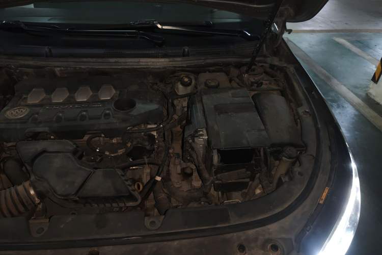Used Buick LaCrosse 2013 2.4L SIDI Luxury Comfort Edition Engine Bay Left