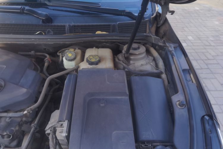 Used Buick LaCrosse 2013 2.4L SIDI Elite Comfort Version Engine Bay Left