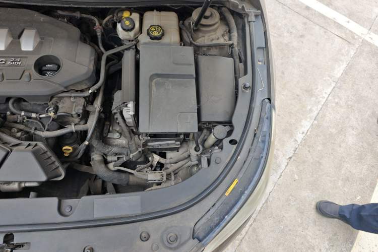 Used Buick LaCrosse 2013 2.4L SIDI Elite Comfort Version Engine Bay Left