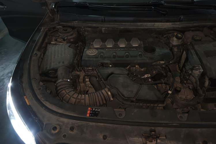 Used Buick LaCrosse 2013 2.4L SIDI Luxury Comfort Edition Engine Bay Right