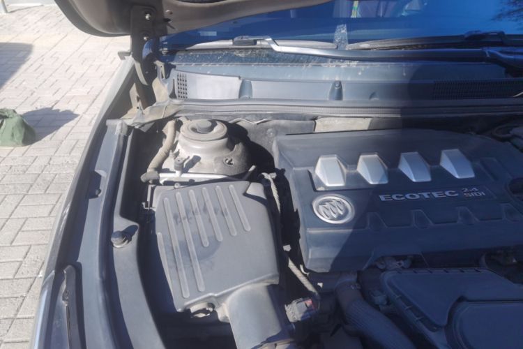 Used Buick LaCrosse 2013 2.4L SIDI Elite Comfort Version Engine Bay Right