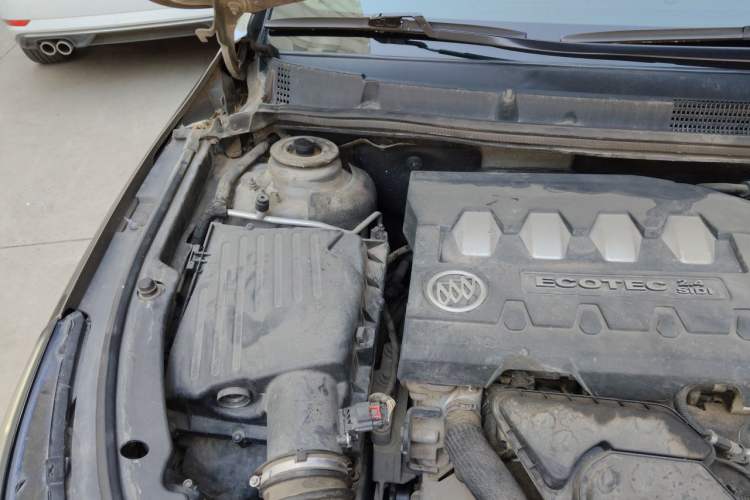 Used Buick LaCrosse 2013 2.4L SIDI Leading Comfort Version Engine Bay Right