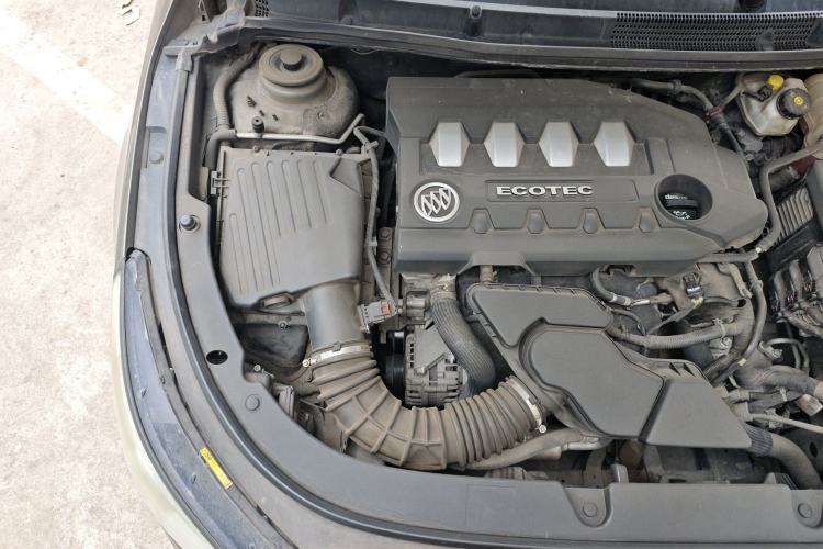 Used Buick LaCrosse 2013 2.4L SIDI Elite Comfort Version Engine Bay Right