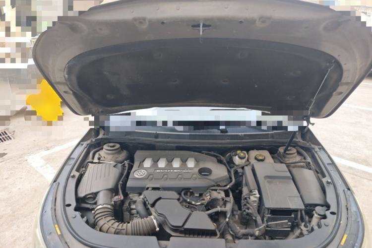 Used Buick LaCrosse 2013 2.4L SIDI Elite Comfort Version Engine Bay