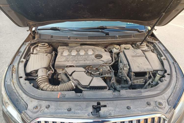 Used Buick LaCrosse 2013 2.4L SIDI Leading Comfort Version Engine Bay