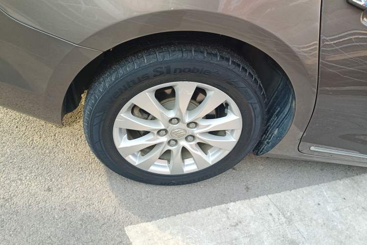 Used Buick LaCrosse 2013 2.4L SIDI Leading Comfort Version Exterior 4