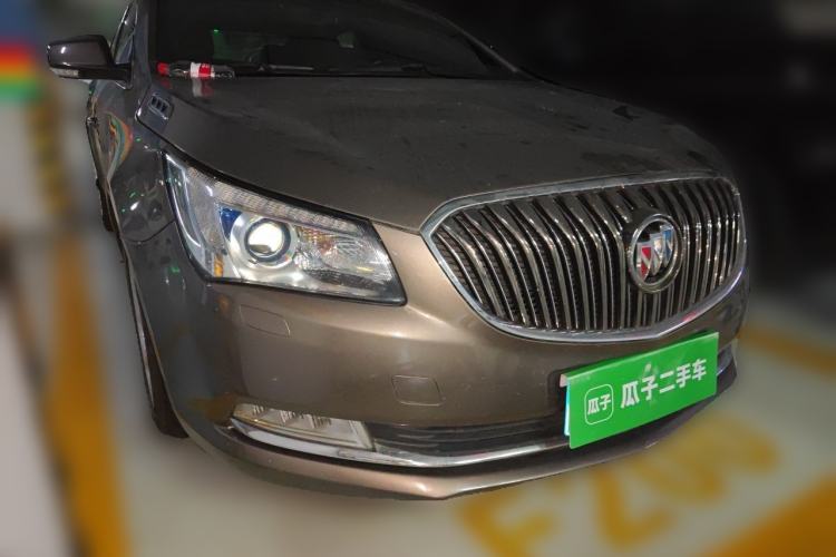 Used Buick LaCrosse 2013 2.4L SIDI Luxury Comfort Edition Front Right 45 Deg