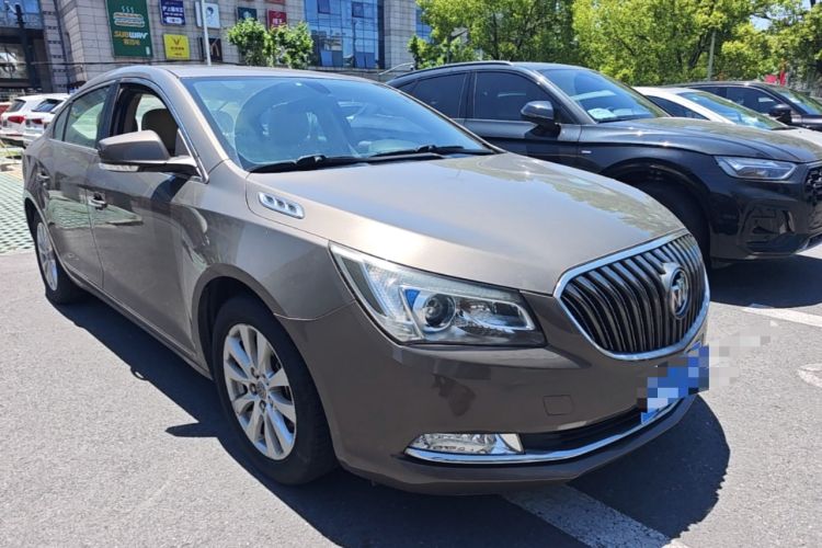 Used Buick LaCrosse 2013 2.4L SIDI Leading Comfort Version Front Right 45 Deg