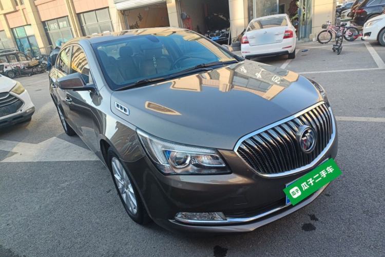 Used Buick LaCrosse 2013 2.4L SIDI Leading Comfort Version Front Right 45 Deg