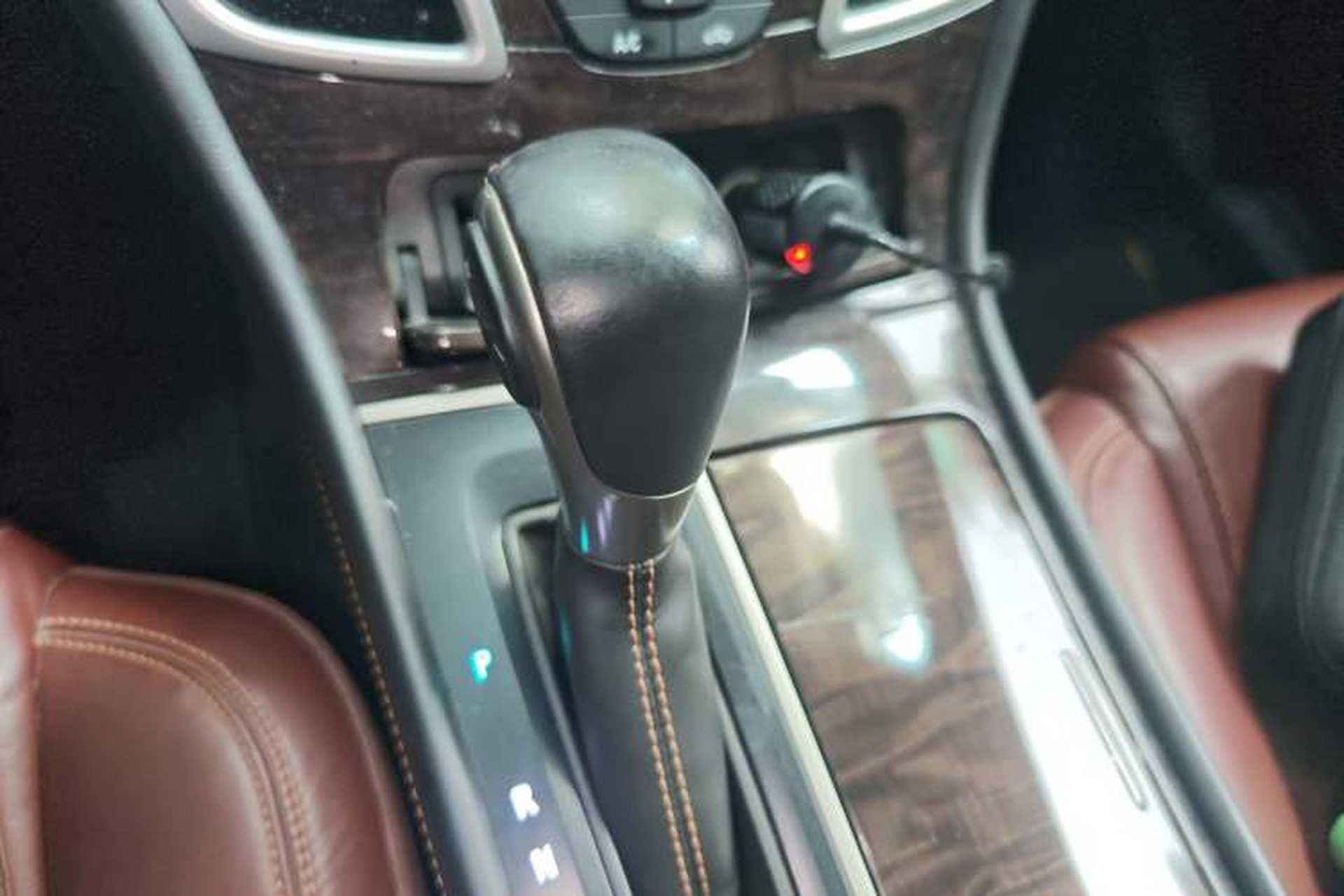 Used Buick LaCrosse 2013 2.4L SIDI Elite Comfort Version Gear Lever