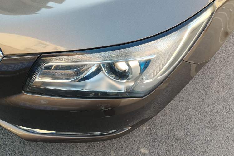 Used Buick LaCrosse 2013 2.4L SIDI Leading Comfort Version Left Front Headlight