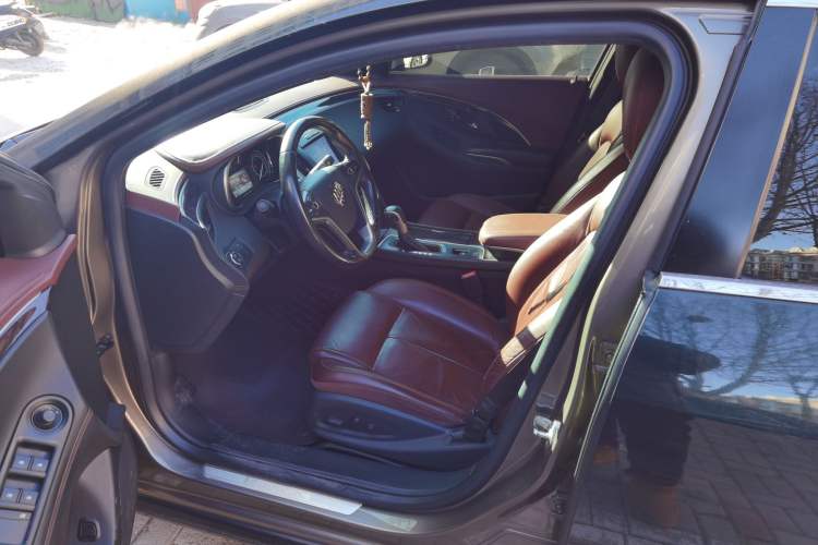 Used Buick LaCrosse 2013 2.4L SIDI Elite Comfort Version Left Front Seat