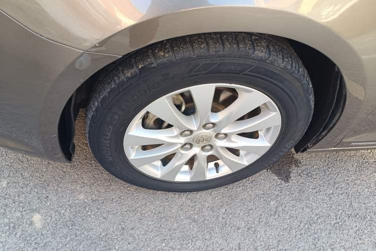 Used Buick LaCrosse 2013 2.4L SIDI Leading Comfort Version Left Front Wheel Hub