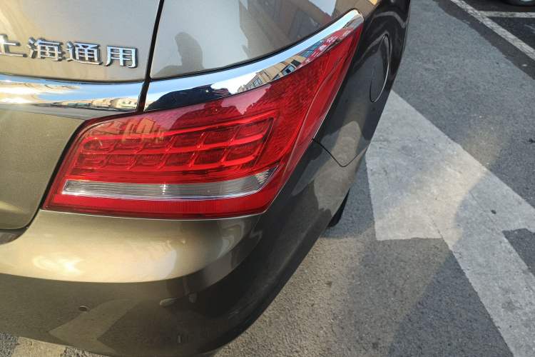 Used Buick LaCrosse 2013 2.4L SIDI Leading Comfort Version Right Rear Taillight