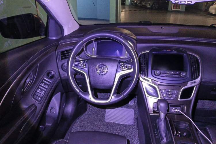 Used Buick LaCrosse 2013 3.0L SIDI V6 Smart Luxury Flagship Model Steering Wheel
