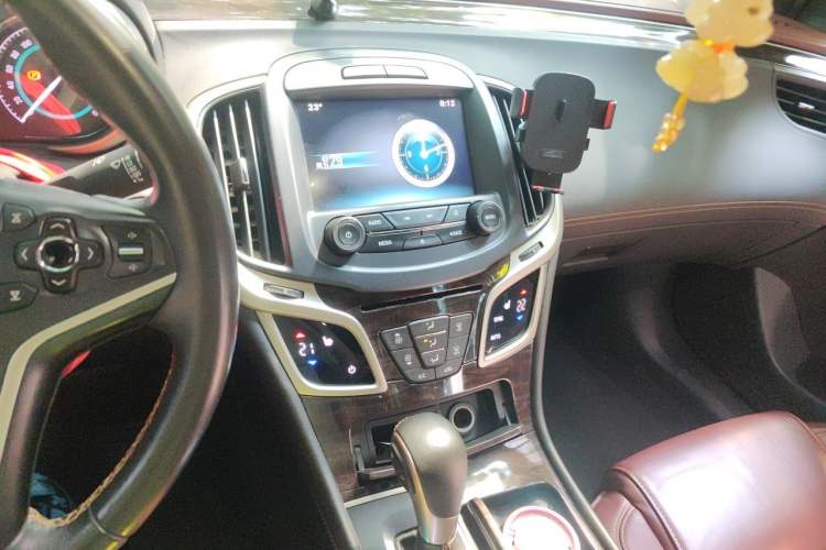 Used Buick LaCrosse 2014 2.0T SIDI Elite Tech Version Audio And AC Panel