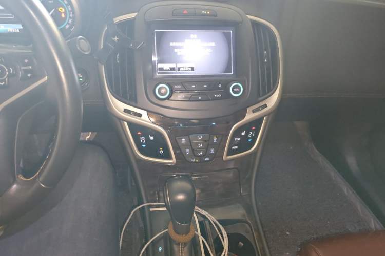 Used Buick LaCrosse 2014 2.0T SIDI Elite Tech Version Audio And AC Panel
