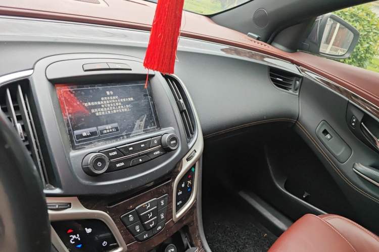 Used Buick LaCrosse 2014 2.0T SIDI Elite Tech Version Audio And AC Panel