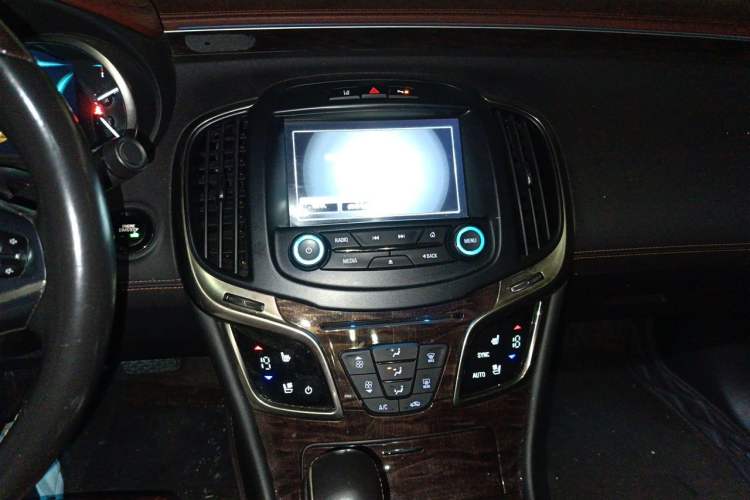 Used Buick LaCrosse 2014 2.0T SIDI Smart Luxury Flagship Edition Audio And AC Panel
