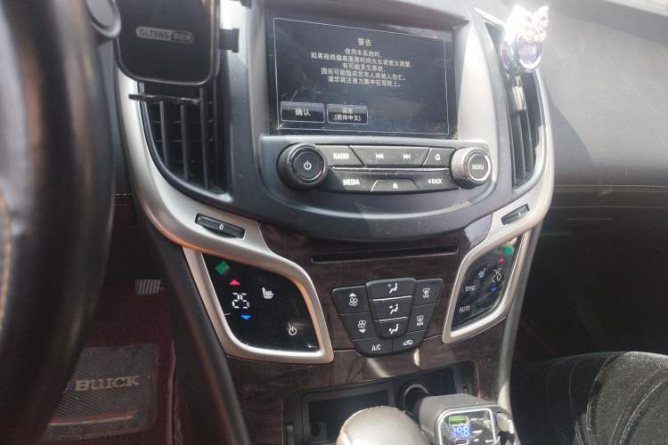 Used Buick LaCrosse 2014 2.0T SIDI Elite Tech Version Audio And AC Panel