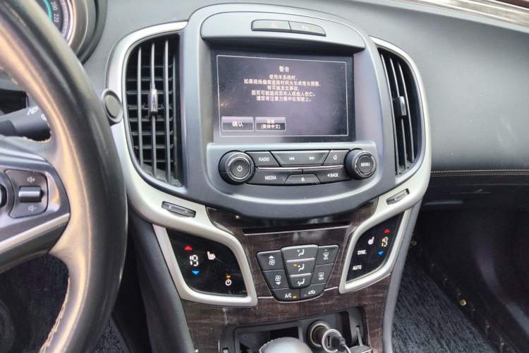 Used Buick LaCrosse 2014 2.0T SIDI Elite Tech Version Audio And AC Panel