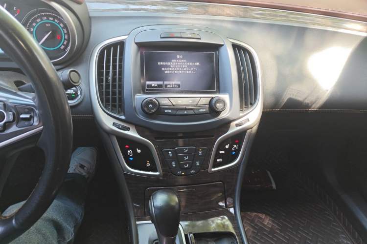 Used Buick LaCrosse 2014 2.0T SIDI Elite Tech Version Audio And AC Panel
