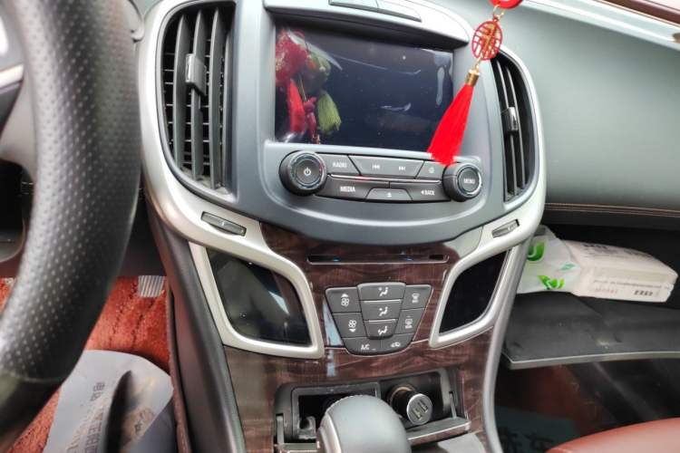 Used Buick LaCrosse 2014 2.0T SIDI Elite Tech Version Audio And AC Panel