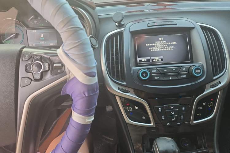 Used Buick LaCrosse 2014 2.0T SIDI Elite Tech Version Audio And AC Panel