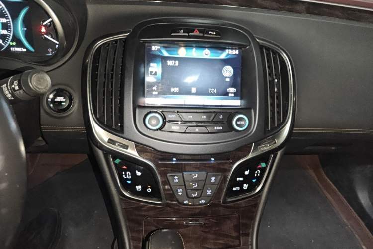 Used Buick LaCrosse 2014 2.0T SIDI Smart Luxury Flagship Edition Audio And AC Panel