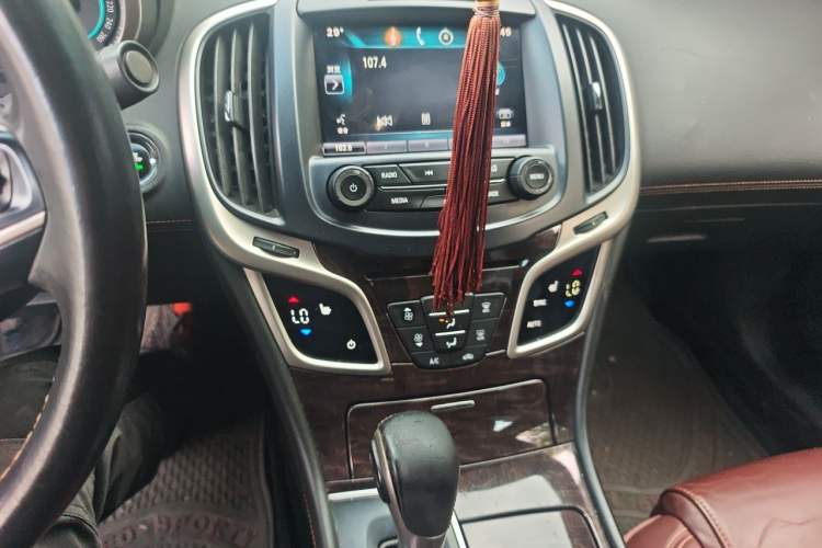 Used Buick LaCrosse 2014 2.0T SIDI Elite Tech Version Audio And AC Panel