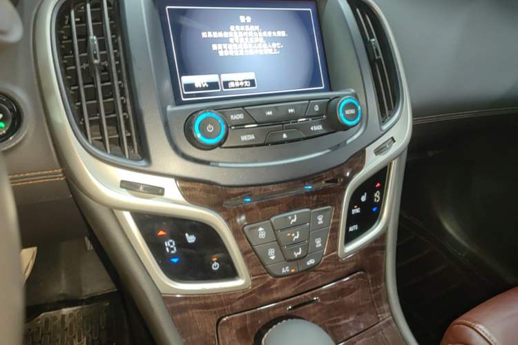 Used Buick LaCrosse 2014 2.0T SIDI Elite Tech Version Audio And AC Panel